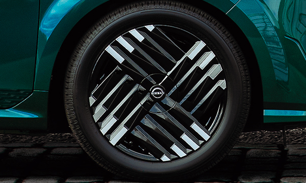 日産：オーラ [ AURA ] コンパクトカー | グレードフィルタリング