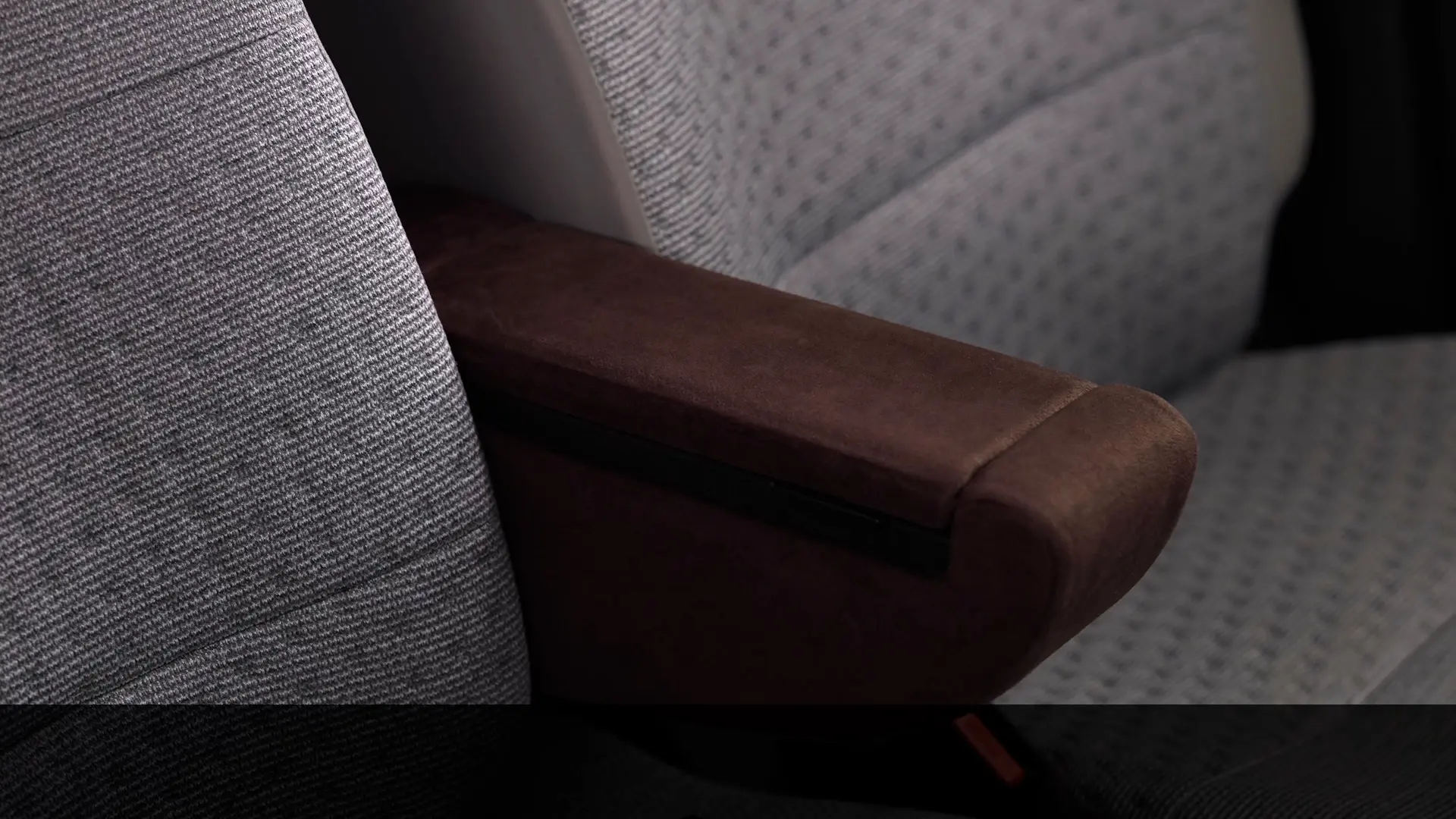 アームレストコンソール